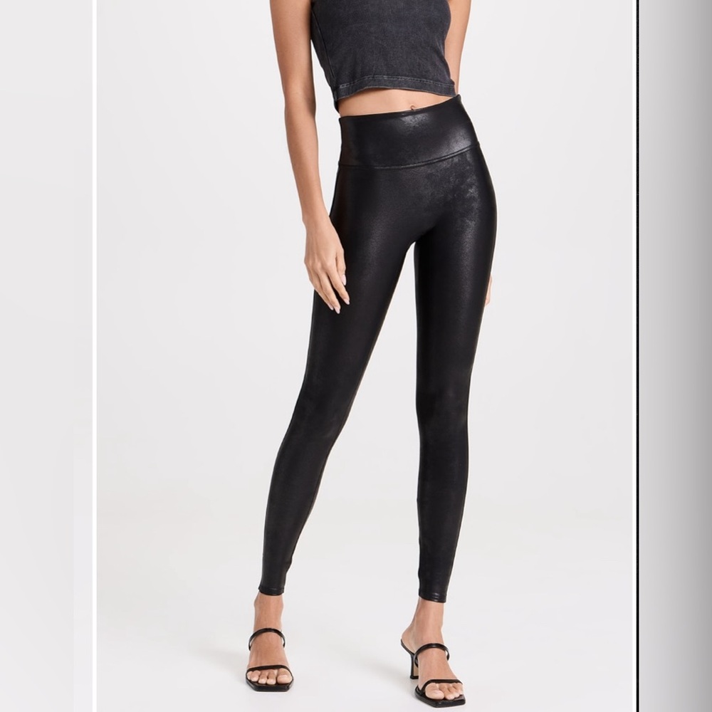 SPANX Faux Leather Leggings. NWOT Size Medium
